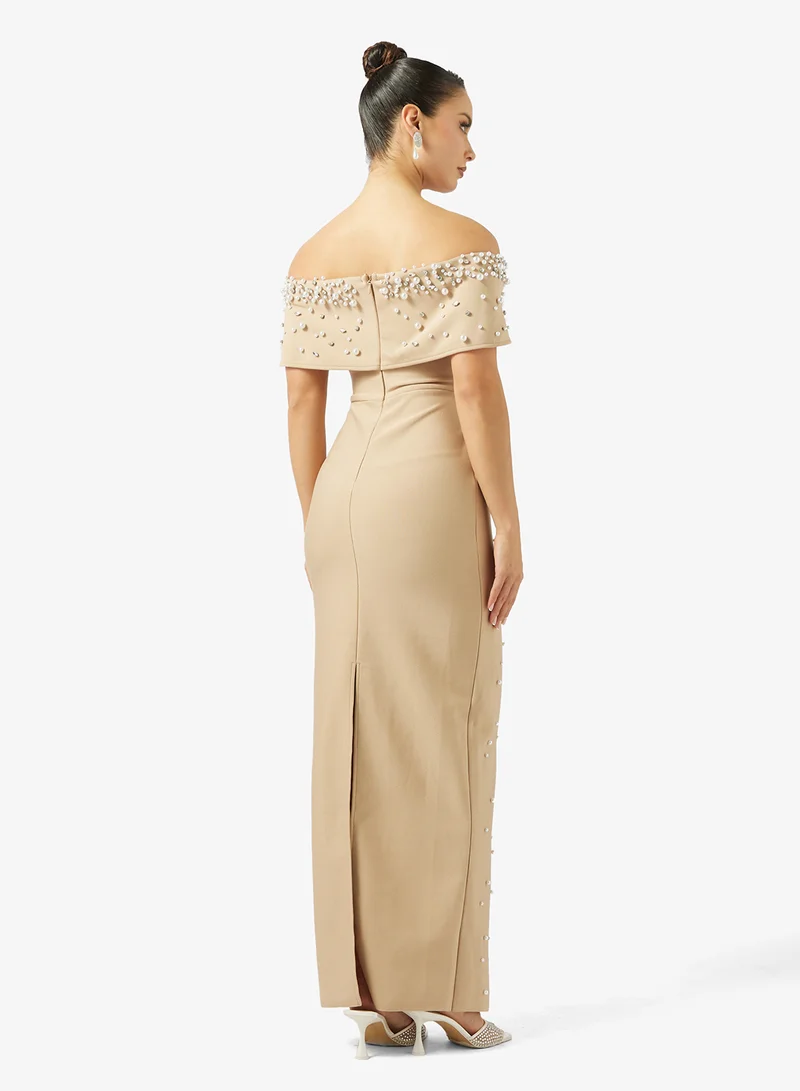 جينجر بوتيك فستان سهرة ضيق مزين بالكريستال